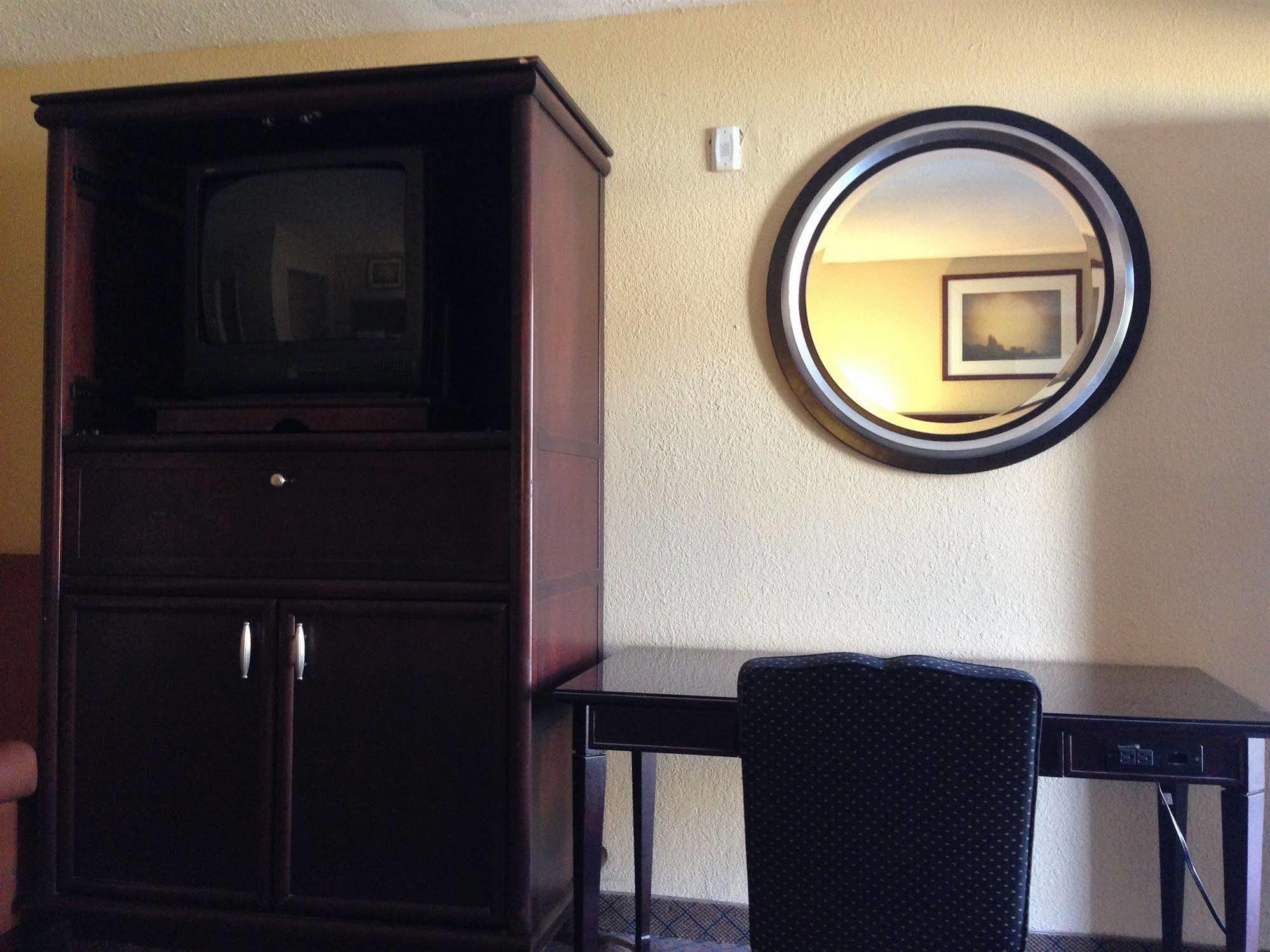 Travel Inn & Suites Humble Exterior foto